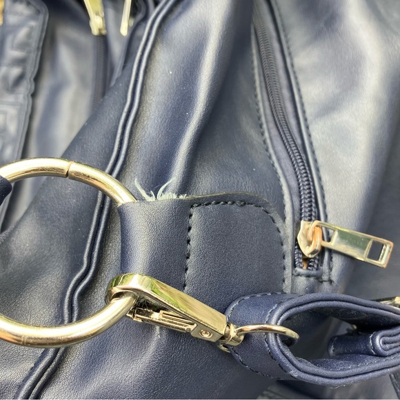 Blue purse with removable strap and tons of pockets - Picture 9 of 12